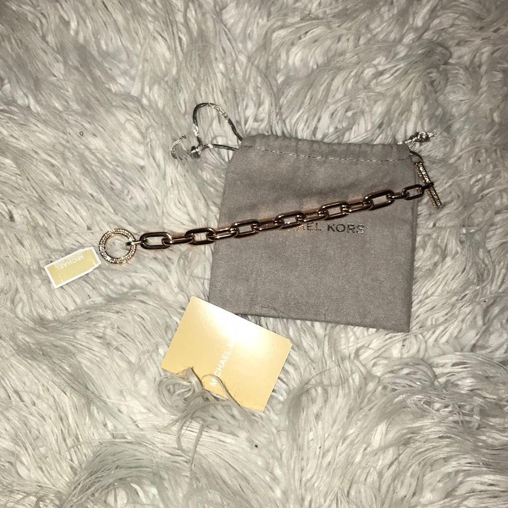 🎁Micheal Kors cityscape toggle bracelet🎁 - Picture 4 of 4
